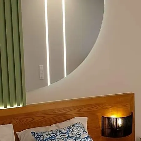 מלון Vista Al Mare Luxury *